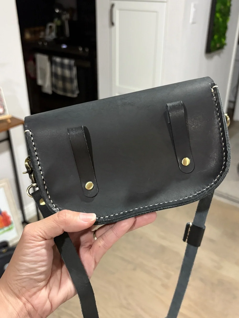 Classic Black Leather Crossbody Bag with Turn-Lock